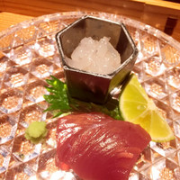 りょうり屋 くどう - 刺身〜白えびと鰹を藻塩か醤油で