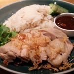 ゴールデン・シャワー・ツリー - 海南鶏飯 カオマンガイ