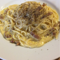 セミーナ - カルボナーラ。現地のは食べたことありませんが、きっとイタリアで食べるカルボナーラはこれだと思います。笑