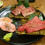 炭火焼肉 矢つぐ - 兄貴盛り（極カルビ、極ハラミ、ロース）