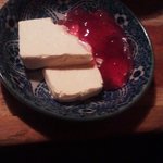 大島や - クリームチーズ＆イチヂクジャム。日本酒にもビールにもワインにも合います。