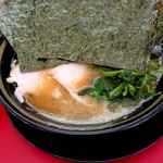 家系ラーメン王道 いしい - ラーメン・海苔増し