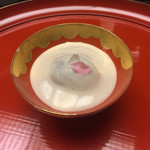 赤坂 菊乃井 - 白子のすり流し・梅