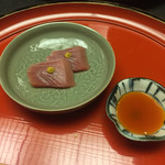 赤坂 菊乃井 - マグロ 黄身醤油