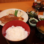 Butashabu Hinata - 厚切り肩ロース生姜焼き定食