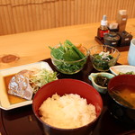 Butashabu Hinata - チャーシューと野菜サラダ定食