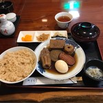 野毛おでん - おでん定食。
      税込850円。
      美味し。