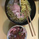 煮干ラーメンとローストビーフ パリ橋 - 