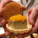 銀座 しのはら - フォアグラとマンゴーの最中