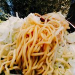 家系ラーメン クックら - 増田製麺だという麺は家系にしては細め。