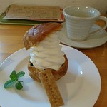 Ryu-my Cafe - 新月土鍋小豆のシュークリーム