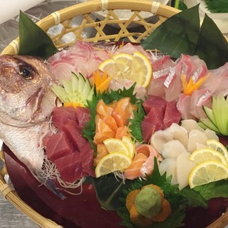 ◆日本料理◆我們為每天早上購買的新鮮魚感到自豪！豐富的生魚片和特色菜品