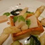 ル・シズィエム・サンス・ドゥ・オエノン レストラン - ホワイトアスパラガス