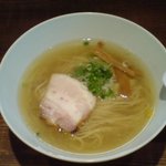 町田汁場 しおらーめん進化 - 見た目も味もきれいなラーメンヽ(^o^)丿