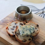 Boulanger ペイザン - パンドフルーツをゴルゴンゾーラと蜂蜜で