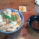 アルバトロス - 前の店からの継続メニュー、カツ丼。