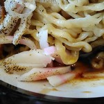 Ramen Tama Ya Zeroshiki - スパイスとタレの感じ