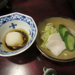 五代目 野田岩 銀座 - お重の大根おろし　＆　香の物