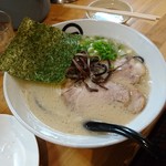 Hakata Ramen Kazu - 白とんこつ(650円)