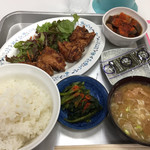 一休食堂 - 煮込み定食、鶏唐揚げ単品、野沢菜