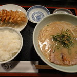 おいけらーめんさまた - おいけらーめん(小)餃子セット