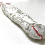 キュルノンチュエ - 白かび熟成の乾燥ソーセージ