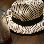 肉友 - オマケ！グルメの師匠の帽子。夏です〜(^^♪