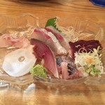旬菜 すがや - 刺身盛りはカンパチ、タコ、〆さば、鯵にクジラもあります