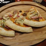 食楽バル・港町バルTAKEO - もちもちピザ
