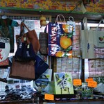 南国キッチン次郎 - 店内の雰囲気