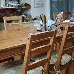 南国キッチン次郎 - 店内の雰囲気