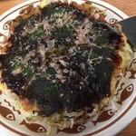 お好み焼き ひさご - 関西風 肉玉焼き カットされてます