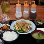 ゴーヤチャンプルー定食700円
