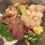 炭とおいしいお酒のお台処 晃 - 鶏のすんごいお造り盛り (1280円)