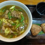 京都 祇園 おかる 一力屋 - 牛肉カレーうどん+じゃこおにぎり