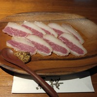 馬桜 下通り店 - 燻し馬肉ベーコン