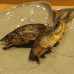 銀座 しのはら - 天然鮎の塩焼き 琵琶湖と奥長良の食べ比べ4