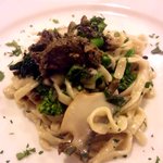 クレメンティア - 生パスタのアワビソース菜の花添え.JPG