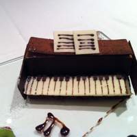 モノリス - デザートプレゼント（ホットペッパークーポンでプレゼントのピアノのケーキ）