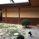 星たる - 旅館内別館中庭より