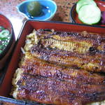 徳右ェ門 - うな重の竹です。