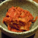 炭火焼肉　韓山 - 自家製キムチ、甘味辛味が濃い