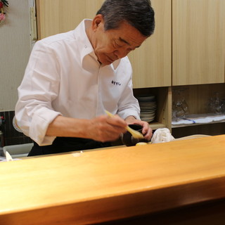 Kazuo Shimada, the owner of “Wako Sushi”, is also one of the specialties◎