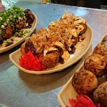 たこ焼き帝王 - 左から「ねぎマヨ」「明太マヨ」「素焼きと塩マヨのハーフ＆ハーフ」