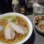 青竹手打ちラーメン 大和 - ラーメン、炙りチャーシュー丼