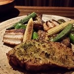 CAPANNA dOrso - 豚バラ肉の香草パン粉焼き。