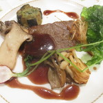 グランドサンピア八戸 - 青森県産牛のステーキ　キノコソテー添え
