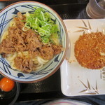 丸亀製麺 - 牛すき釜玉とハムカツ