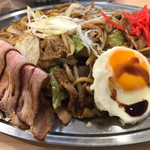 焼きそば専門 水ト - チャーシューよりい〜ちん君食べてたソーセージが食べたかった(TT)メニューに無かった(TT)