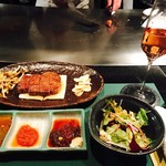 多喜 - シャトーブリアン(3種のソース)とサラダ